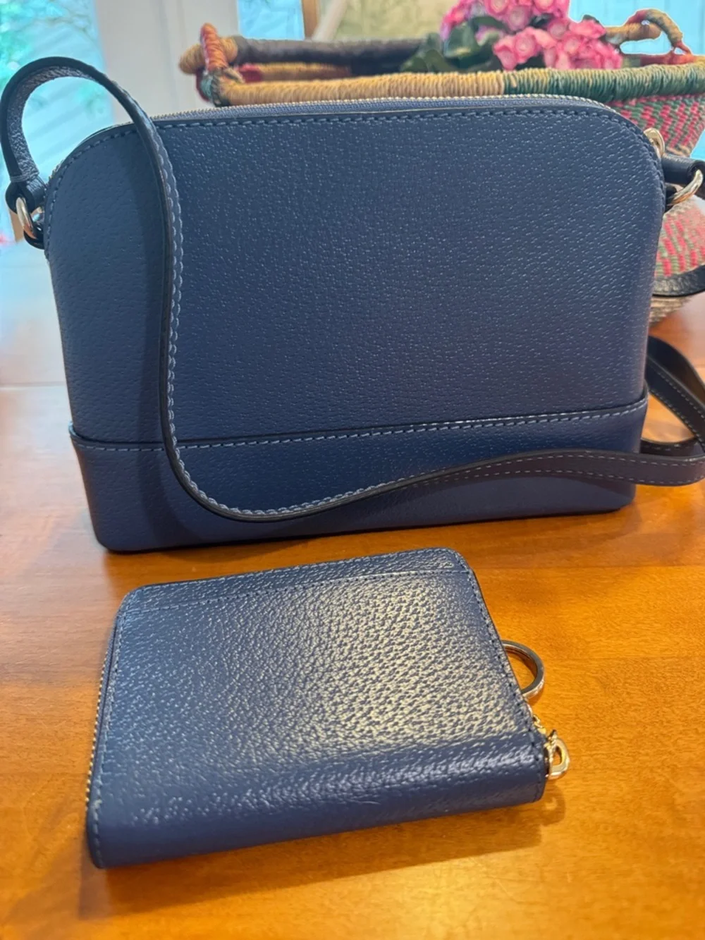 Kate Spade blue leather crossbody with matching wallet, NWOT - Picture 3 of 8